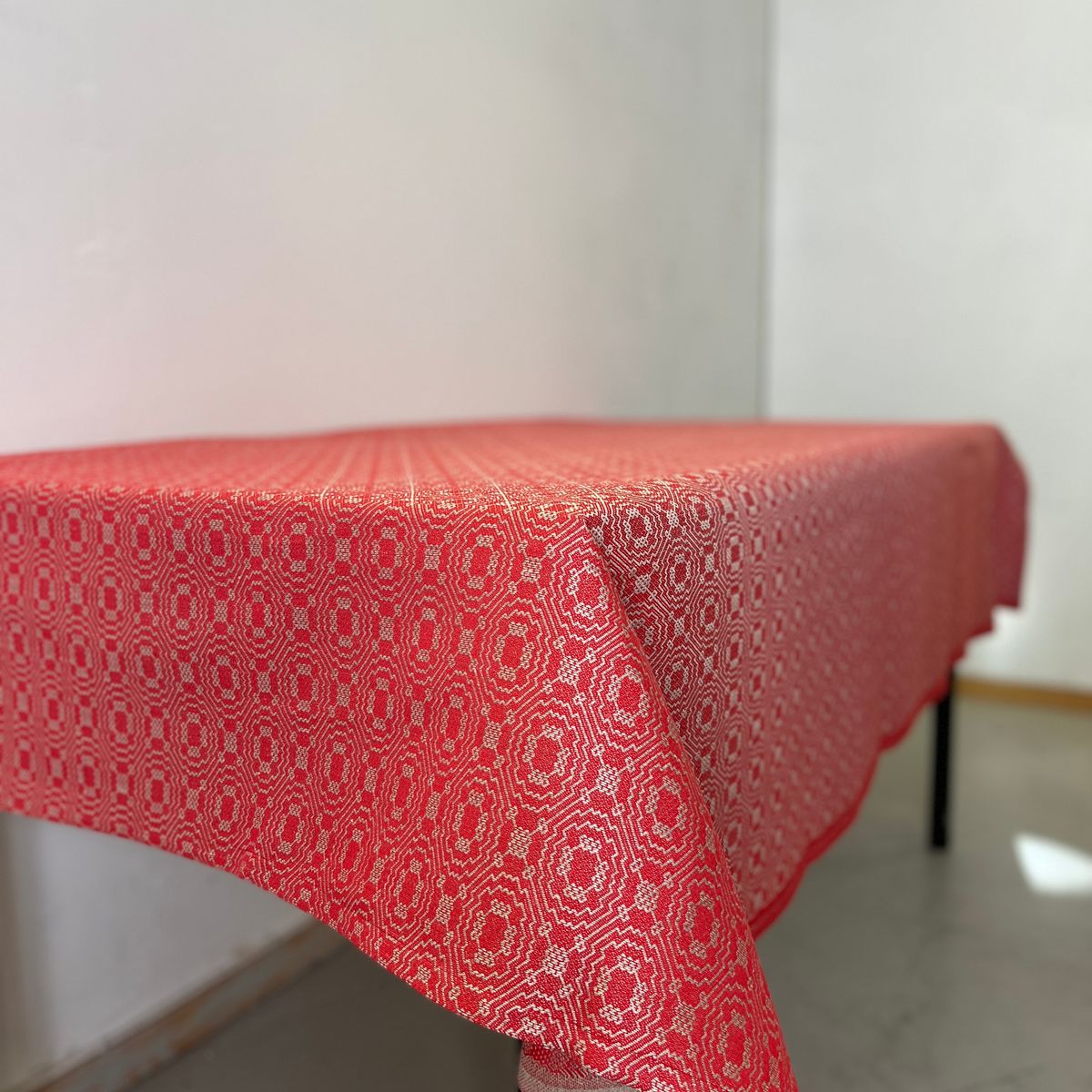 Berlin Rød/Natur 150x150cm